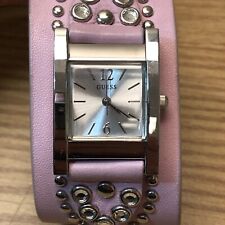 Usado, Relógio feminino GUESS couro rosa genuíno pulseira larga quartzo analógico nova bateria comprar usado  Enviando para Brazil