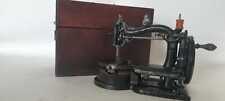 Antique sewing machine usato  Orsago