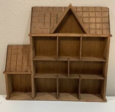 "Baratija de colección con estante de madera en forma de casa Knick Knack exhibición de curiosidades 11"" x 10", usado segunda mano  Embacar hacia Argentina