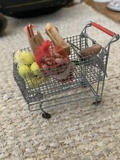 Carrinho de compras de supermercado em miniatura Vintage Dollhouse! Vem com mantimentos! comprar usado  Enviando para Brazil