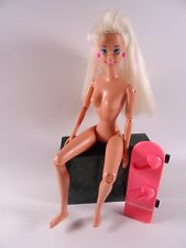 Muñeca de articulación completa vintage Barbie Made-to-Move Head Mattel 76 + Patineta (13462) segunda mano  Embacar hacia Argentina