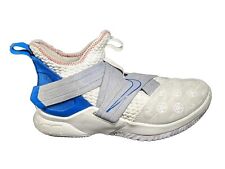 Usado, Zapatillas de baloncesto Nike LeBron Soldier XII blancas azules para hombre talla 8 segunda mano  Embacar hacia Argentina