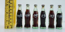 Botella de vidrio coleccionable de 3" World Coca Cola líquido y gorra Japón Grecia Egipto México segunda mano  Embacar hacia Argentina