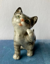 VINTAGE ~ GOEBEL ~ GREY AND WHITE CAT ~ FIGURINE ~ #31 005 ~ W.GERMANY  60  ~ VG for sale  Shipping to South Africa