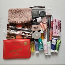 Paquete Ipsy más de 25 piezas de maquillaje cuidado de la piel muestras de lujo bolsas y cepillos segunda mano  Embacar hacia Argentina
