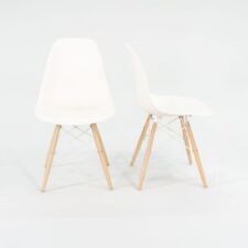 Usado, Cadeiras de jantar 2018 Eames plástico DSW shell branco com bases de cavilha 5x disponíveis comprar usado  Enviando para Brazil