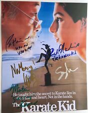 Elenco de fotos KARATE KID firmado por RALPH MACCHIO PAT MORITA ELISABETH SHUE + 2 segunda mano  Embacar hacia Argentina