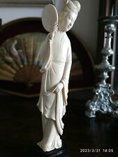 Statua femminile con usato  Torricella Del Pizzo