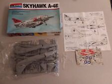 Skyhawk monogram plastic usato  Zandobbio