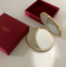 Novo Espelho de Maquiagem Cosmética Gucci Parfums Monograma Dourado Logotipo Em Relevo Selado, usado comprar usado  Enviando para Brazil