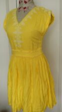 Robe caroll jaune d'occasion  Rouxmesnil-Bouteilles