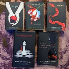 Usado, The Twilight Saga 5 Books Set Stephenie Meyer New Moon Eclipse Breaking Dawn segunda mano  Embacar hacia Mexico