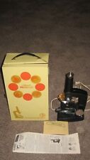 Microscopio Gilbert Microcraft con gabinete de almacenamiento juguete vintage, usado segunda mano  Embacar hacia Argentina