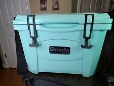 Grizzly quart cooler for sale  Oregon City