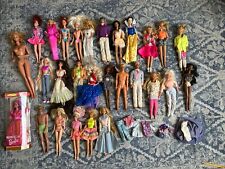 Usado, Lote de 28 bonecas Barbie vintage dos anos 60–90 comprar usado  Enviando para Brazil