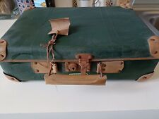 Piccola valigia verde usato  Italia