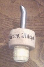 Jose Cuervo Anejo Pour Spout ~ Letras pretas ~ Cortiça confortável, madeira e aço ~ Usado, usado comprar usado  Enviando para Brazil