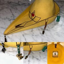 Cappello feluca gialla usato  Italia