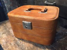 Ancienne valise vanity d'occasion  Thumeries