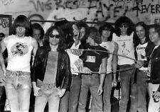 Estampa 8x10 Johnny Ramone The Ramones 1980 #MEM comprar usado  Enviando para Brazil
