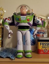 Usado, Figura de acción Buzz Lightyear de 12 pulgadas de Disney Toy Story Signature Collection segunda mano  Embacar hacia Argentina