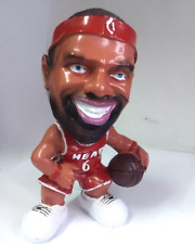 Cofrinho Lebron James estátua, jogador de basquete colorido, material de gesso feito comprar usado  Enviando para Brazil