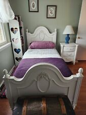 solid wood bedroom set for sale  Elizabethtown