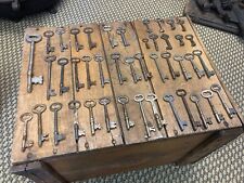 Lote de 43 chaves esqueleto antigas vintage móveis cadeado porta carcereiro barril chaves, usado comprar usado  Enviando para Brazil