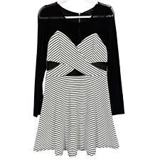 Vestido feminino material tamanho grande preto branco listra skatista recortes mangas de malha comprar usado  Enviando para Brazil