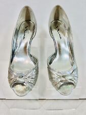 Zapatos para mujer Nina plateados talla 9,5 tacón de gatito punta abierta formal noche boda segunda mano  Embacar hacia Argentina