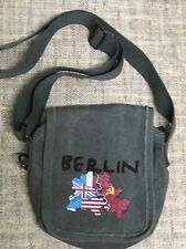 Używany, Berlin Torebka Gray Canvas Crossbody Bag Purse Adjustable Strap- UK Flag Germany na sprzedaż  PL