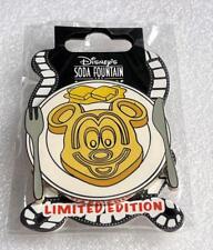 Disney DSF Mickey Mouse Waffle Desayuno Lanzamiento Sorpresa LE 300 Pin segunda mano  Embacar hacia Argentina