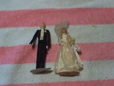 Antiguo adorno de pastel de boda de novia y novio, muñecas de papel/crepe segunda mano  Embacar hacia Argentina
