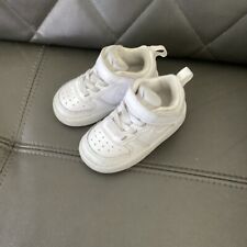 Zapatillas Nike bebé niños niños cuero blanco talla 5 C bonitas segunda mano  Embacar hacia Argentina