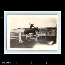 Usado, Foto vintage HOMEM PULANDO CAVALO CORVALLIS EQUITAÇÃO ACADEMIA OREGON 1935 comprar usado  Enviando para Brazil