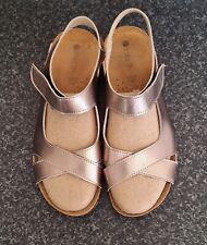 * PAVERS * METALLIC GOLD LEATHER SANDALS * UK 7 (40) for sale  Shipping to South Africa