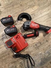 Molinilla angular inalámbrica Milwaukee M18 combustible 4 1/2"" / 5"" 18 V, sin bloqueo - KIT 2880-20 segunda mano  Embacar hacia Argentina