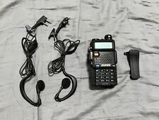 Usado, Walkie-talkie rádio bidirecional Baofeng UV-5R com 2 fones de ouvido e clipe extra para cinto comprar usado  Enviando para Brazil