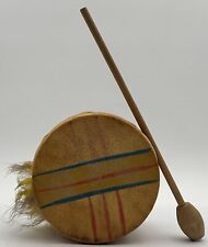 Tambor vintage pequeno de couro cru com penas nativo americano comprar usado  Enviando para Brazil