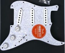 Genuíno Fender Squier Strat CARREGADO SSS PICKGUARD COM PARAFUSOS PÉROLA BRANCA Afinidade comprar usado  Enviando para Brazil