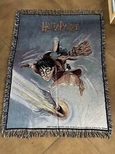 Usado, Manta de lanzamiento de tapiz Harry Potter de colección 2000 escoba de equitación de Quidditch 48"x 60 segunda mano  Embacar hacia Argentina