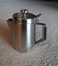 Usado, Cafetera jarabe de té International de acero inoxidable con tapas pequeñas de agua caliente 5026 segunda mano  Embacar hacia Argentina