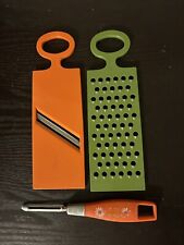 Fatiador, ralador e descascador manual vintage kitsch meados do século laranja verde comprar usado  Enviando para Brazil