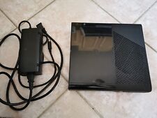 Xbox 360 E Slim Negro 1538 250 GB con Cable de Alimentación, Funciona Bien segunda mano  Embacar hacia Mexico