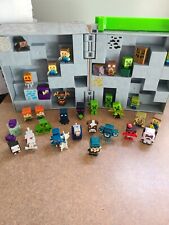 Lote de 32 minifiguras de Minecraft con estuche estuche Creeper Cow Alex Steve segunda mano  Embacar hacia Argentina