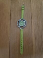 Relógio de pulso feminino Niemaw cosmos saturn planet dial e cinto de couro verde limão. comprar usado  Enviando para Brazil