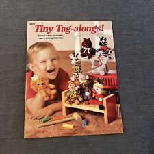 Usado, Catálogo de crochê TINY TAG ALONGS #88T2 7 animais fáceis de fazer vintage muito bom estado 1988 comprar usado  Enviando para Brazil