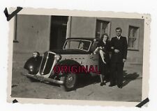 Orig photo 1950 bride and groom with wedding car Hansa 1100 / 1700 from Greifswald, used for sale  Shipping to South Africa