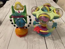 LOTE DE 2 JUGUETES PARA SILLA ALTA - juguetes para bandeja de juego - juguetes interactivos para girar y jugar segunda mano  Embacar hacia Argentina