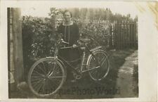 Usado, Foto antigua de mujer joven con bicicleta segunda mano  Embacar hacia Argentina